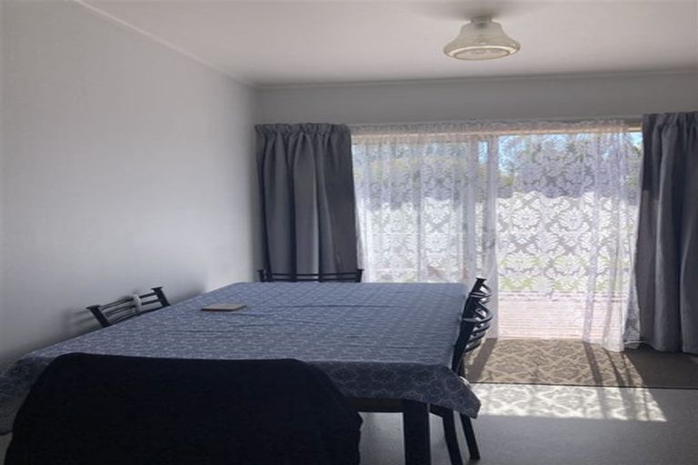 Photo of property in 4 Pomelo Road, Te Atatu South, Auckland, 0610