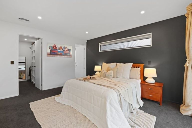 Photo of property in 24 Irvines Track, Halswell, Christchurch, 8025