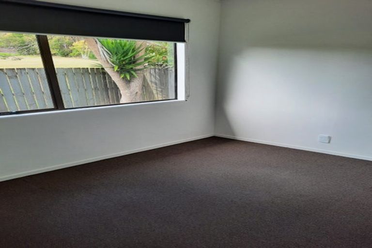 Photo of property in 3/180 Henderson Valley Road, Henderson, Auckland, 0612