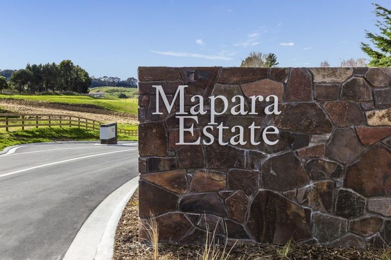 Photo of property in 24 Willow Lane, Acacia Bay, 3385