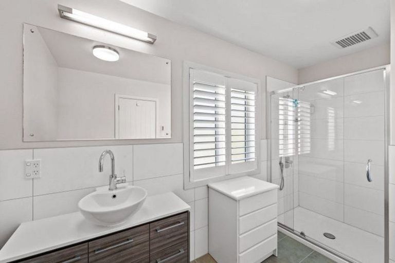 Photo of property in 37 Landmark Terrace, Orewa, 0931