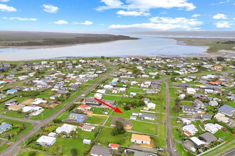 Photo of property in 8a Chaffey Street, Foxton Beach, Foxton, 4815