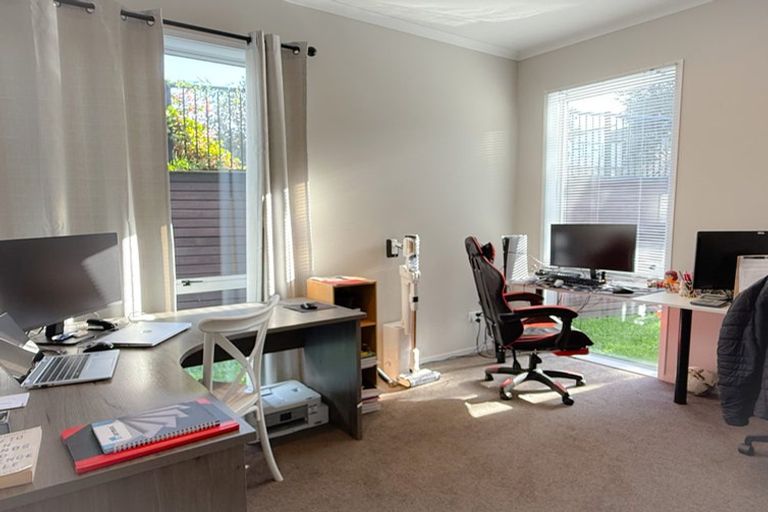 Photo of property in 15 Boardwalk Rise, Long Bay, Auckland, 0630