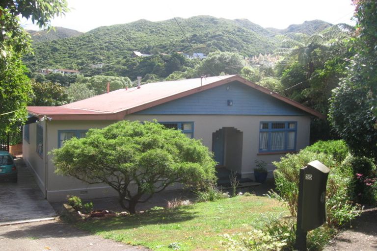 Photo of property in 35 Awarua Street, Ngaio, Wellington, 6035