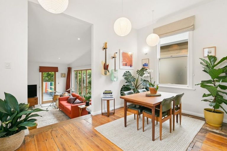 Photo of property in 5 Carrington Street, Mount Cook, Wellington, 6021