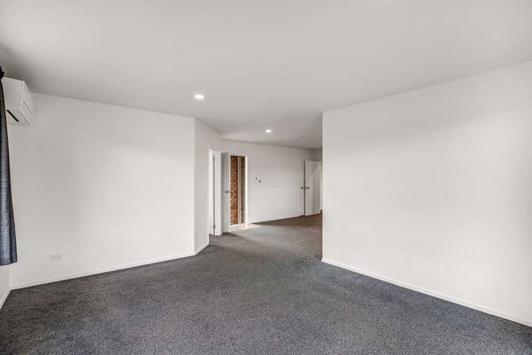 Photo of property in 18 Chic Gardens, Parakai, 0830