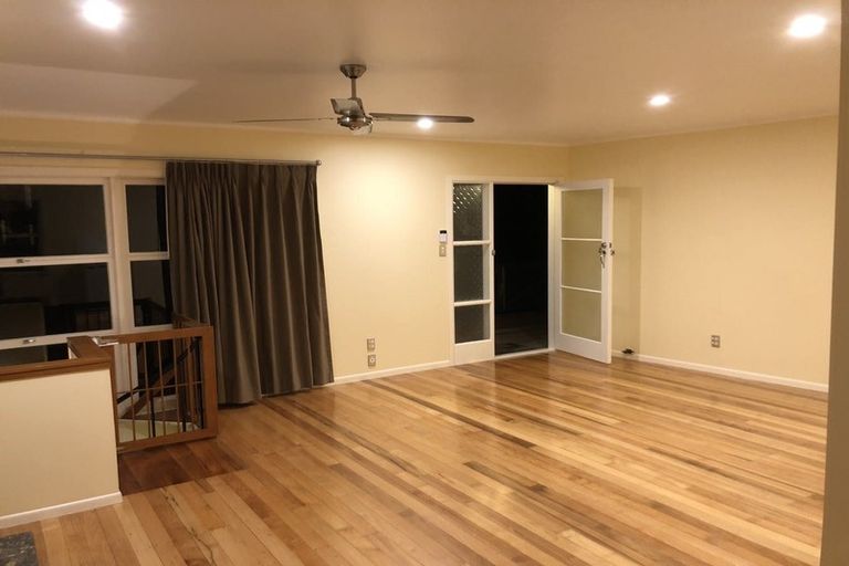 Photo of property in 2/26 Coroglen Avenue, Birkenhead, Auckland, 0626