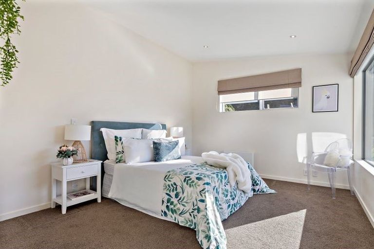 Photo of property in 40 Rarangi Way, Owhiro Bay, Wellington, 6023