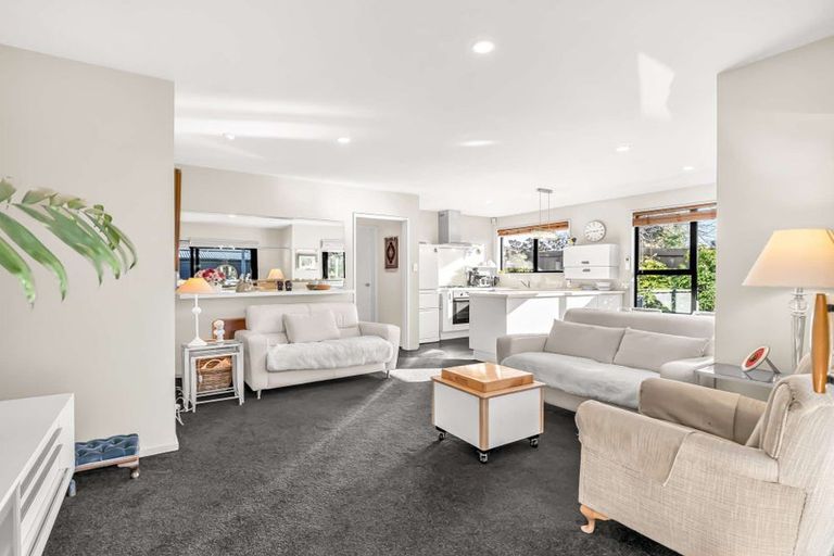 Photo of property in 7 Glenharrow Avenue, Avonhead, Christchurch, 8042