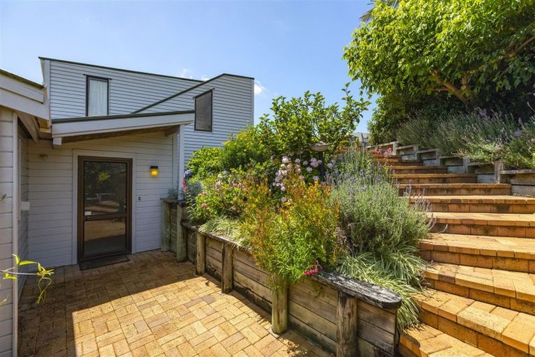 Photo of property in 22 Kathy Terrace, Stanmore Bay, Whangaparaoa, 0932