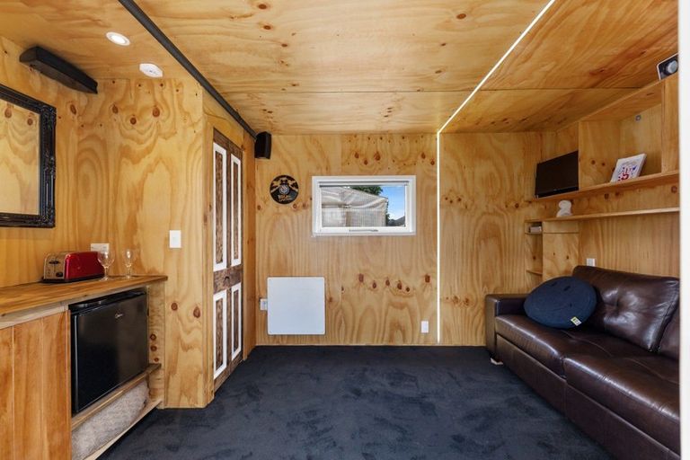 Photo of property in 57 Cumnor Terrace, Woolston, Christchurch, 8023