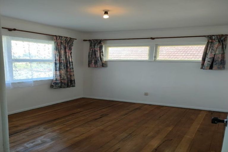 Photo of property in 25 Raglan Street, Mangere East, Auckland, 2024