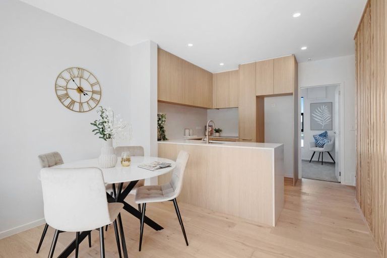 Photo of property in 39 Fencible Drive, Howick, Auckland, 2014