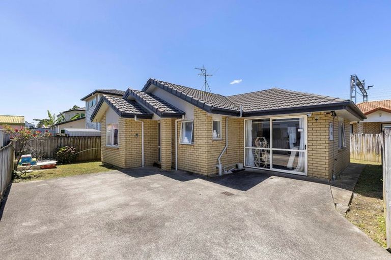 Photo of property in 1/36a Kenderdine Road, Papatoetoe, Auckland, 2025