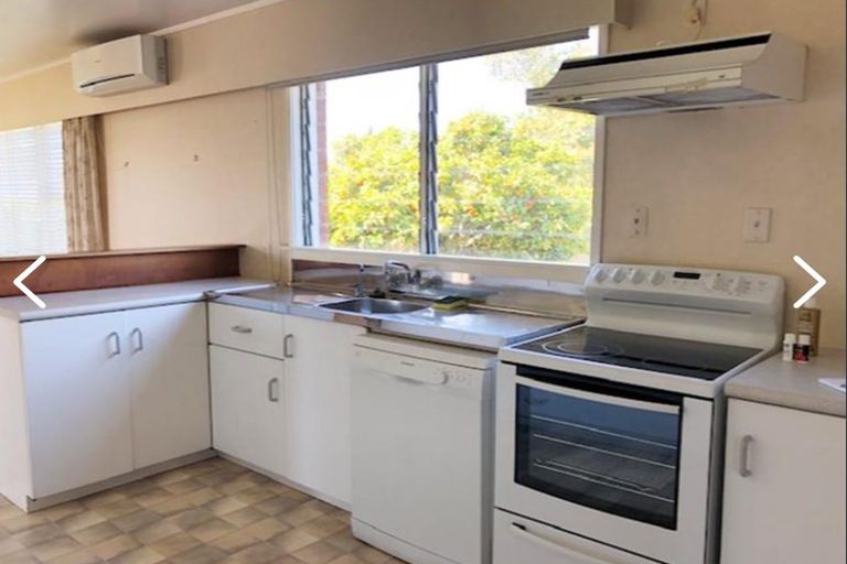 Photo of property in 13 Mccall Place, Opaheke, Papakura, 2113