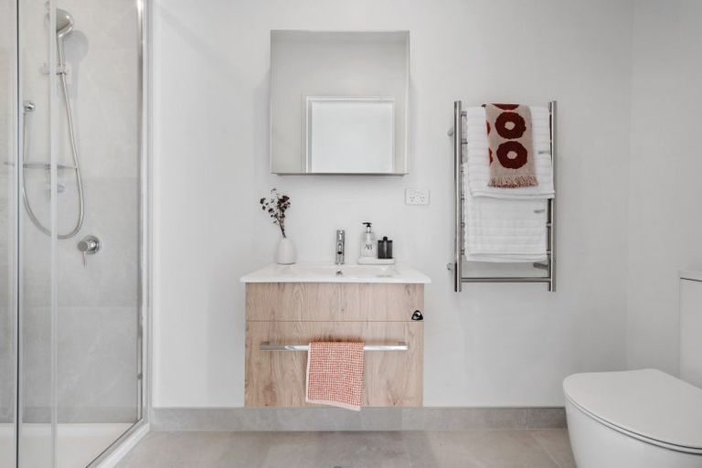 Photo of property in 15 Fencible Drive, Howick, Auckland, 2014