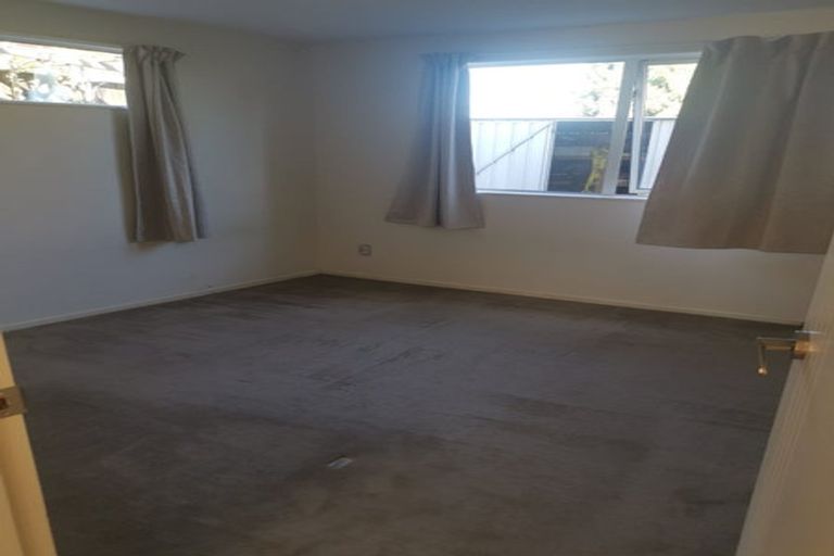 Photo of property in 2a Spencer Road, Pinehill, Auckland, 0632