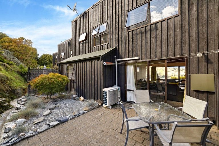 Photo of property in 19 Goldfield Heights, Queenstown, 9300