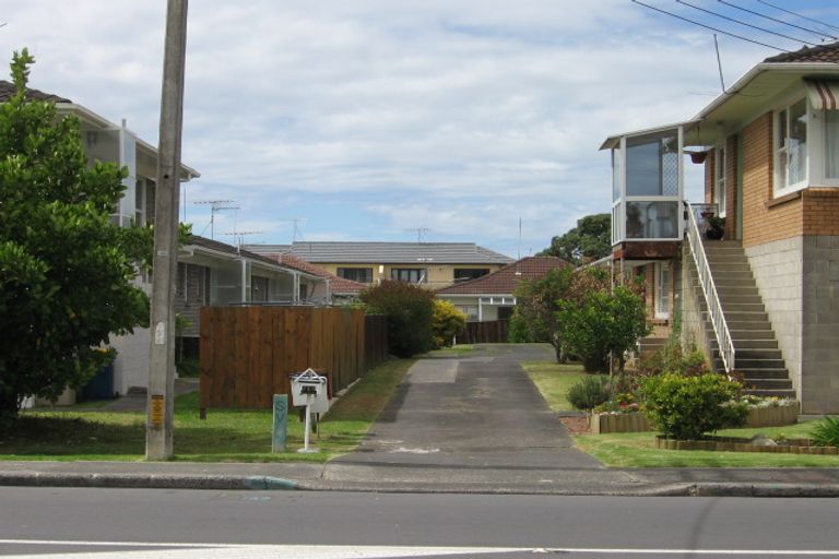 Photo of property in 1/769 Beach Road, Browns Bay, Auckland, 0630