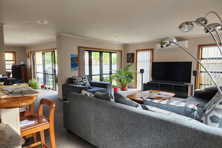 Photo of property in 14a Baverstock Road, Flat Bush, Auckland, 2016