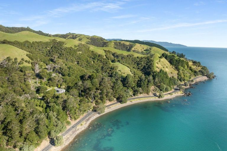 Photo of property in 1082 Thames Coast Sh25 Road, Kereta, Thames, 3575