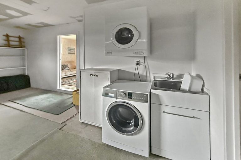 Photo of property in 1/7 Kathleen Place, Rainbow Point, Taupo, 3330