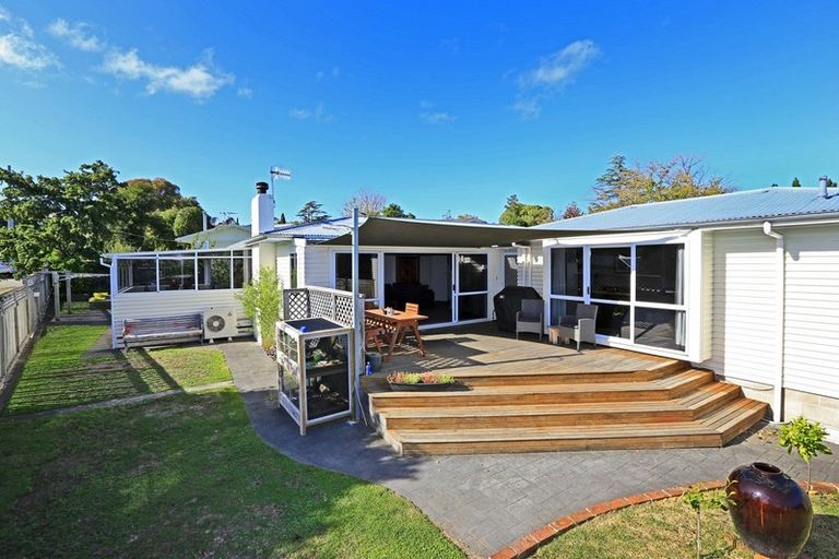 Photo of property in 2 Selwyn Road, Havelock North, 4130