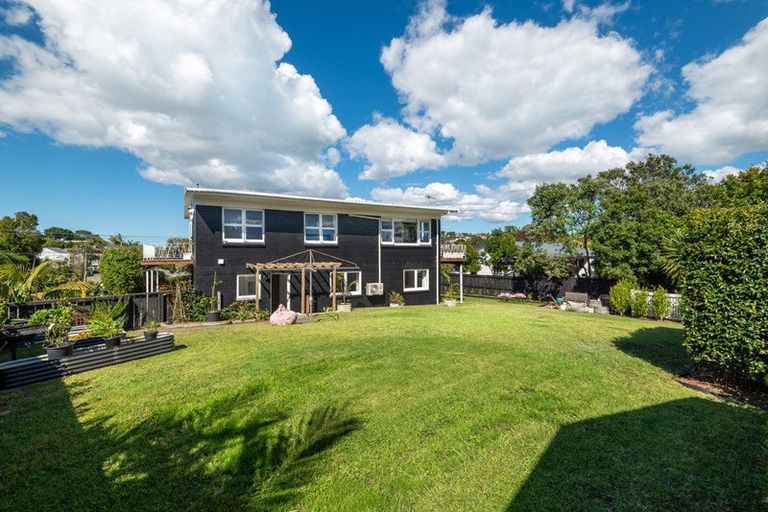 Photo of property in 3 Council Terrace, Northcote Point, Auckland, 0627