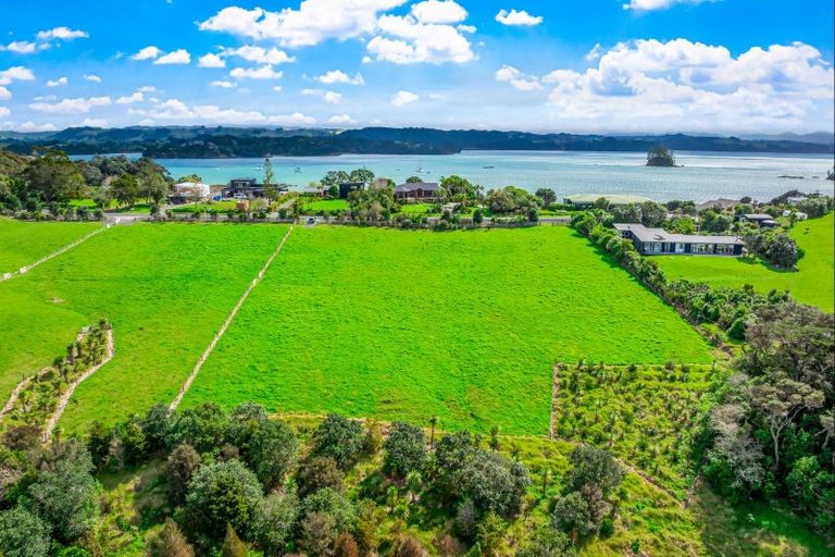 Photo of property in 106 Ridge Road, Mahurangi East, 0982