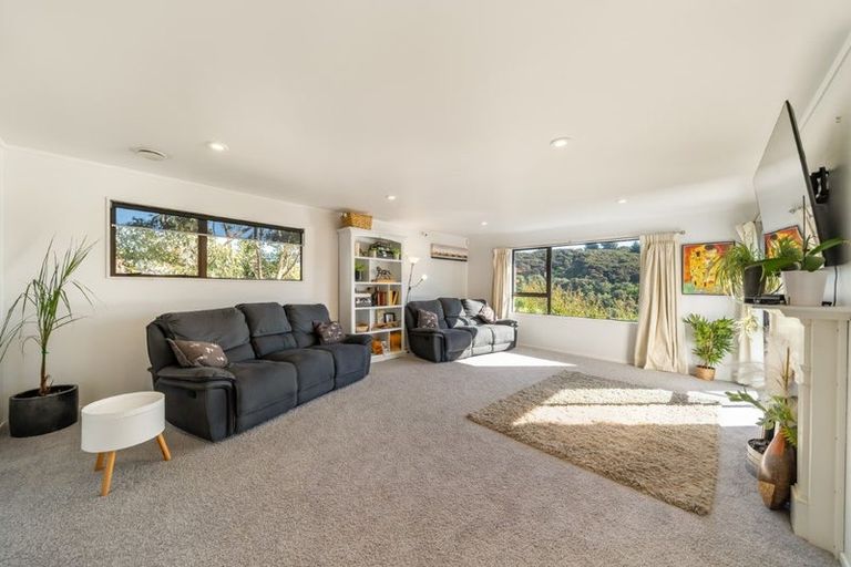 Photo of property in 50 Molyneux Close, Whitby, Porirua, 5024