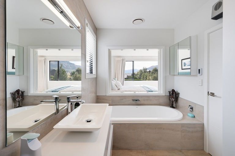 Photo of property in 37 Mcadam Drive, Jacks Point, Queenstown, 9371