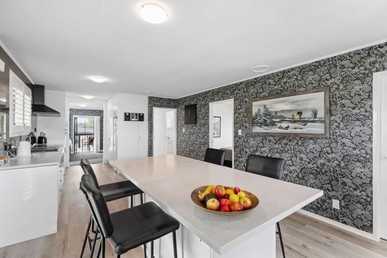 Photo of property in 41 Riverside Drive, Waiuku, 2123