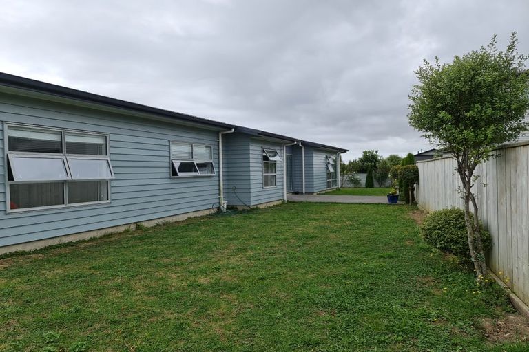 Photo of property in 90b/1 Endeavour Drive, Whitby, Porirua, 5024