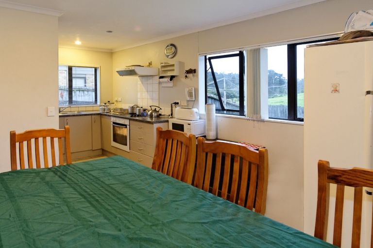Photo of property in 9 Misty Valley Drive, Henderson, Auckland, 0612