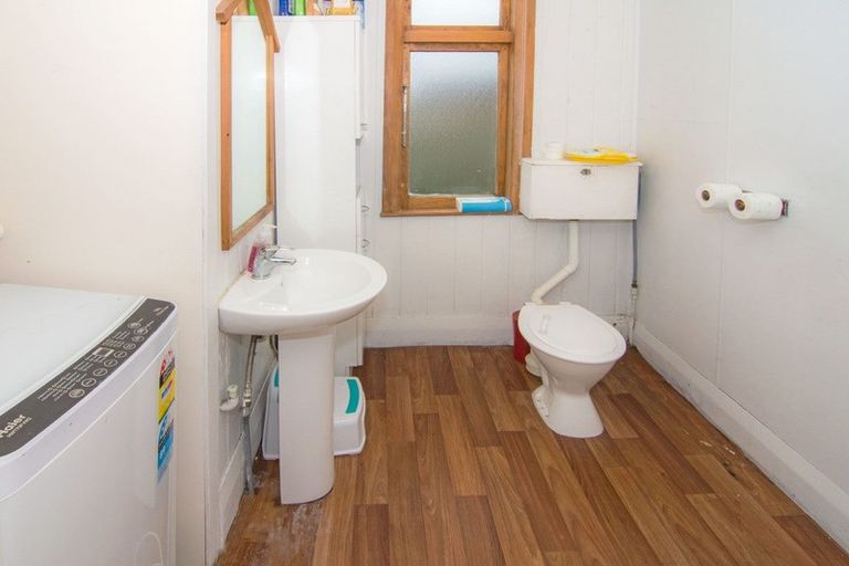 Photo of property in 30 Cambridge Terrace, Masterton, 5810