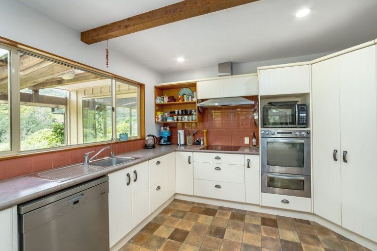 Photo of property in 1789 State Highway 2, Kaitoke, Upper Hutt, 5018