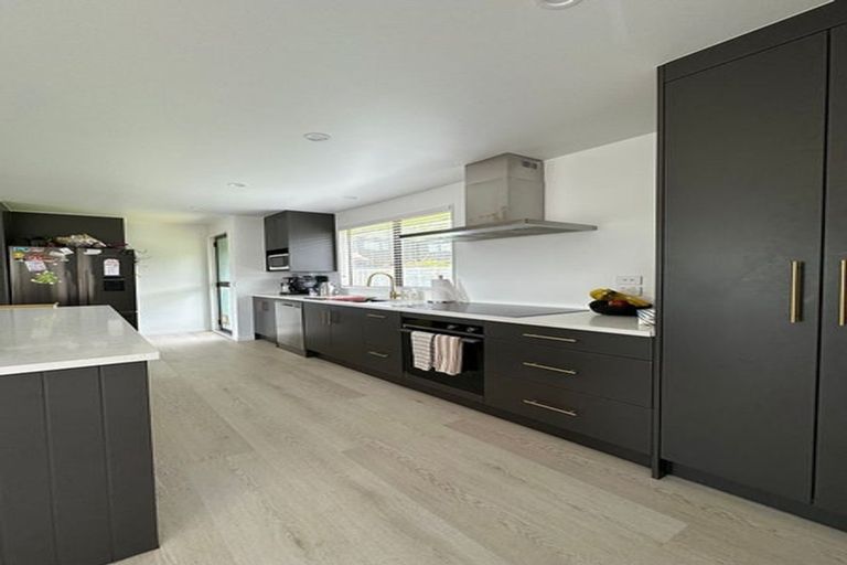 Photo of property in 2/57 Kiwi Esplanade, Mangere Bridge, Auckland, 2022