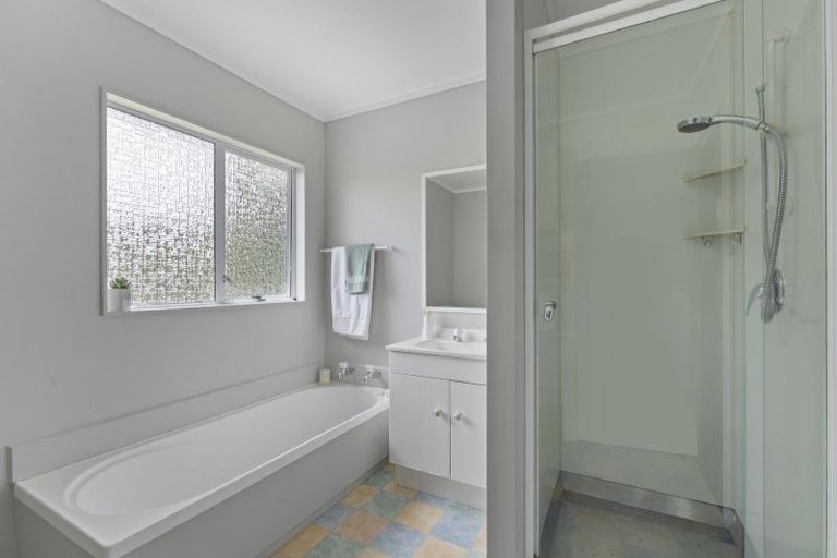 Photo of property in 2 Seagull Place, Whitby, Porirua, 5024