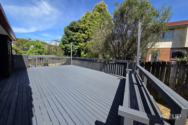 Photo of property in 1/179 Wiseley Road, West Harbour, Auckland, 0618