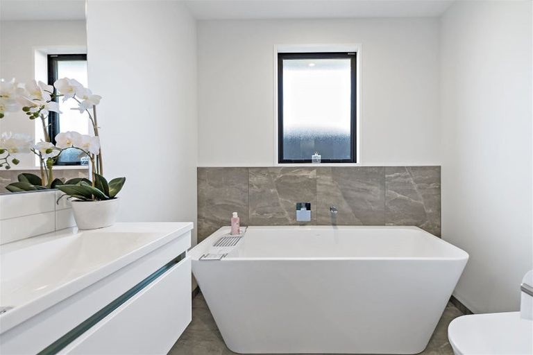 Photo of property in 11 Tulett Park Drive, Casebrook, Christchurch, 8051