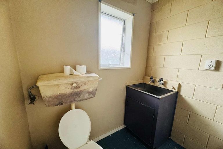 Photo of property in 3/299 Ruahine Street, Terrace End, Palmerston North, 4410