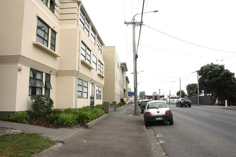 Photo of property in Te Awhina Apartments, 22u1 Sussex Street, Mount Cook, Wellington, 6021