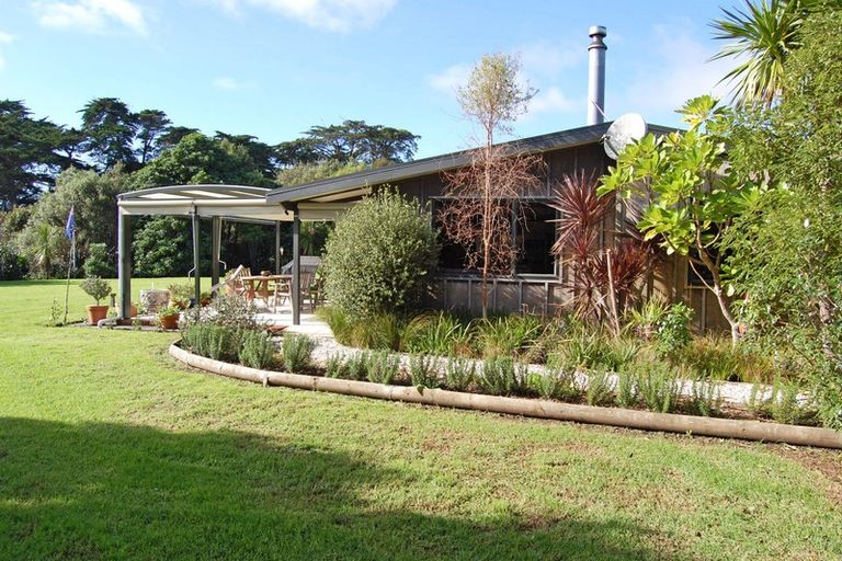Photo of property in 210a Pukenui Road, Kaiwaka, 0573