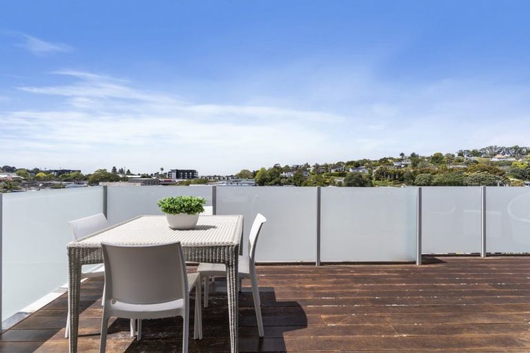 Photo of property in Wilk Heights, 7/8 Wilk Lane, Browns Bay, Auckland, 0630