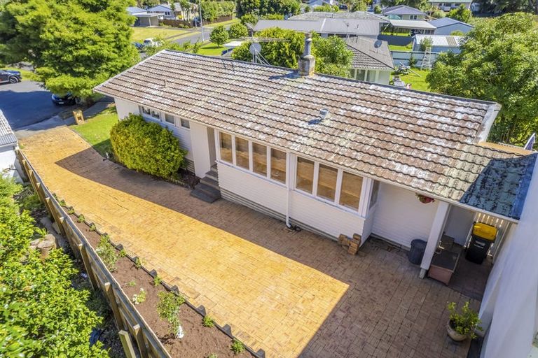 Photo of property in 8 Miro Place, Waiuku, 2123
