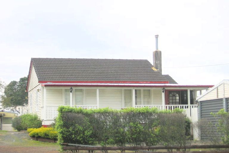 Photo of property in 199 Don Buck Road, Massey, Auckland, 0614