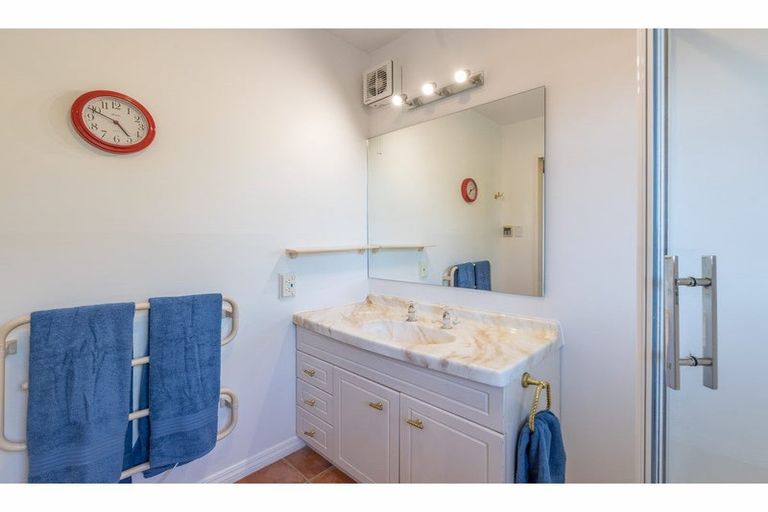 Photo of property in 30 Derenzy Place, Avonhead, Christchurch, 8042