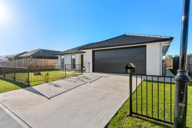 Photo of property in 6 Georgina Beyer Way, Carterton, 5713