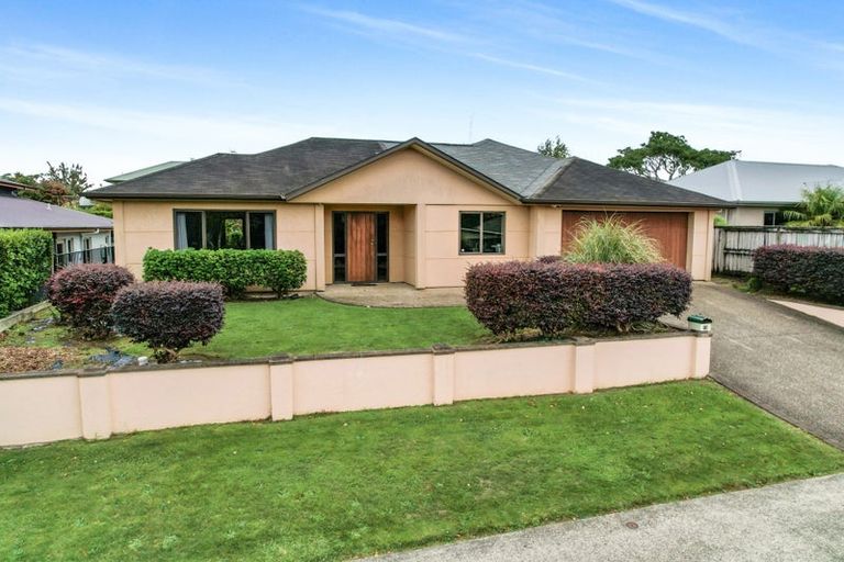 Photo of property in 73 Saint James Drive, Huntington, Hamilton, 3210