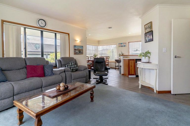 Photo of property in 71 Napier Road, Havelock North, 4130